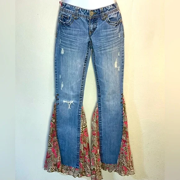 #0124 Aeropostale Long Bayla Skinny Floral Inset Flare Bellbottom Jeans -1/2 - Picture 1 of 15